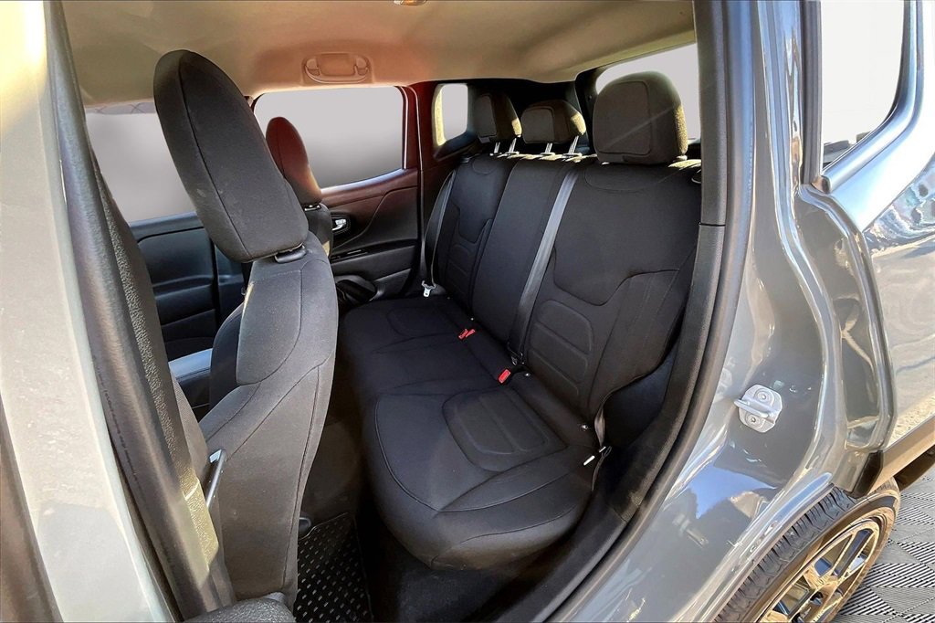 Used 2022 Jeep Renegade Latitude image 26