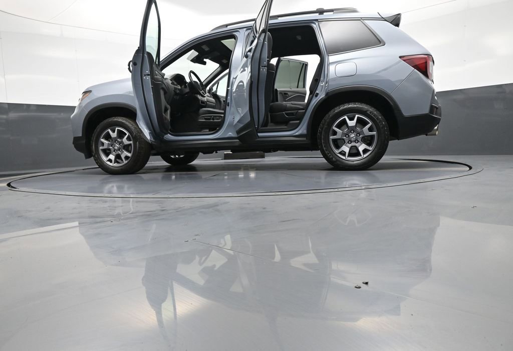 Certified 2023 Honda Passport TrailSport image 49