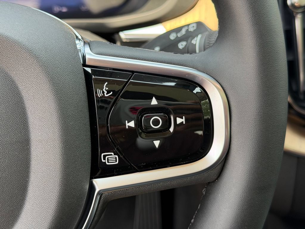 New 2026 Volvo XC60 B5 Core w/ Climate Package AWD/4WD image 18