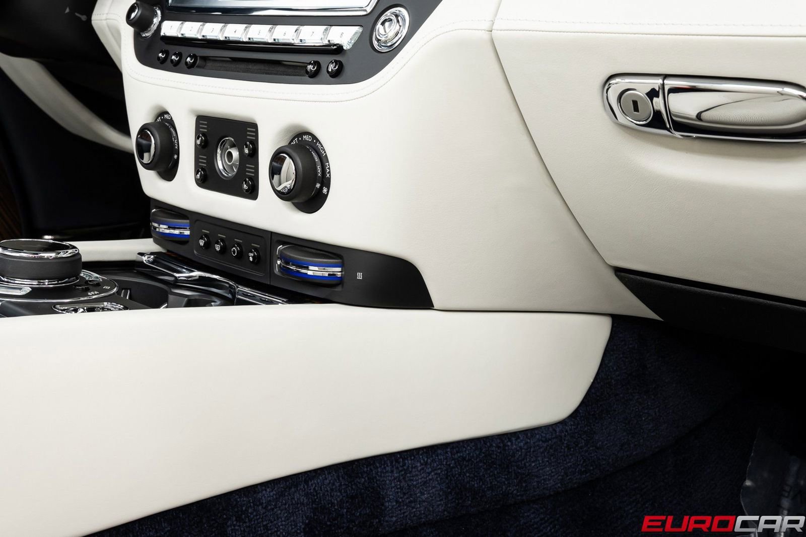 Used 2016 Rolls-Royce Dawn image 33