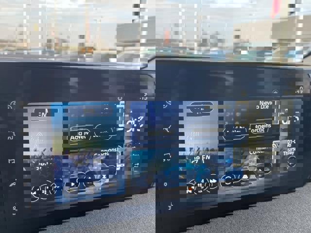 Used 2025 Nissan Kicks SV w/ Illumination Package image 12