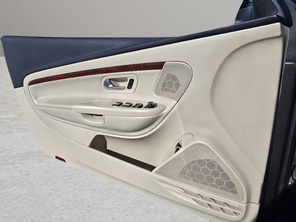 Used 2012 Volkswagen Eos Lux image 16