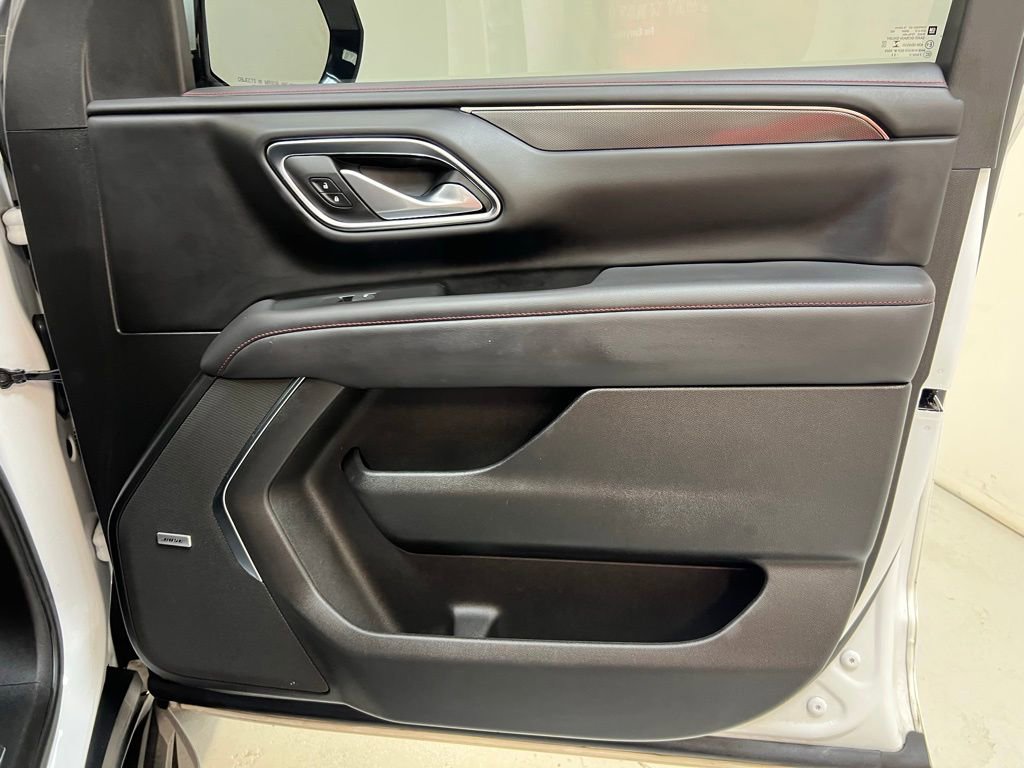 Used 2022 Chevrolet Suburban RST w/ Sport Performance Package image 30