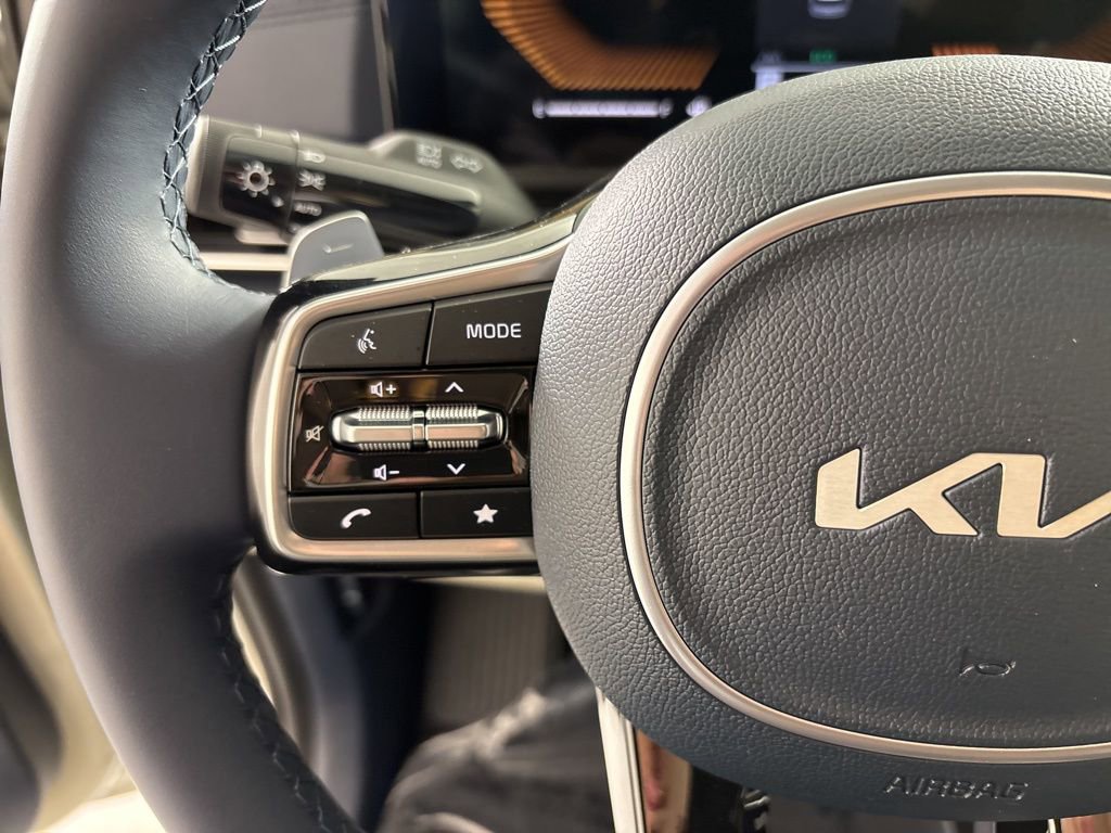 New 2026 Kia Carnival EX FWD image 29