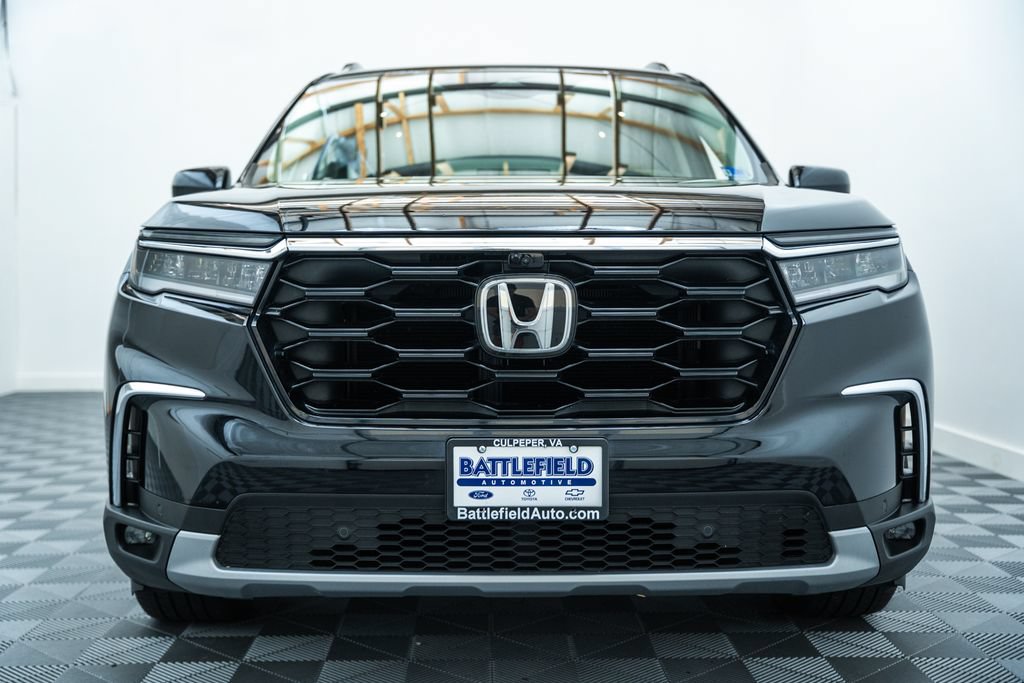 Used 2025 Honda Pilot Elite image 2
