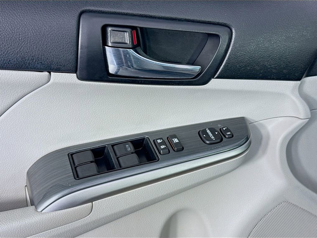 Used 2012 Toyota Camry XLE w/ Leather Pkg image 23