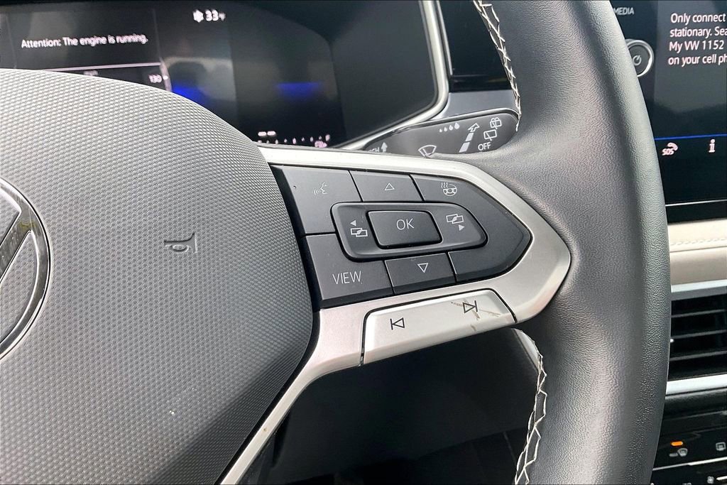 Used 2025 Volkswagen Taos SE image 15