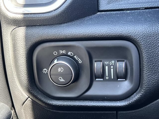 Used 2022 RAM 1500 Laramie AWD/4WD image 28