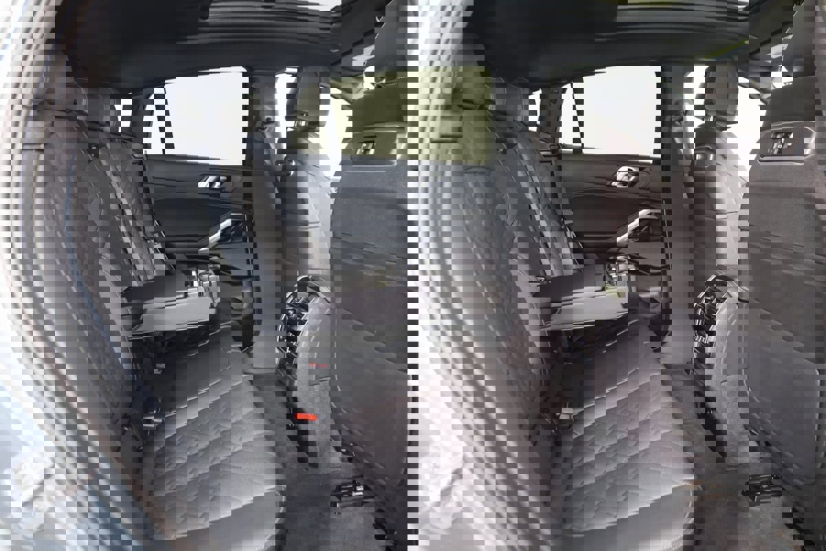 Used 2024 BMW X6 xDrive40i w/ Premium Package image 12