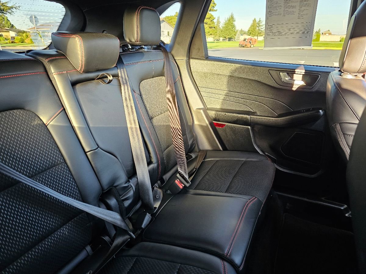 Used 2025 Ford Escape ST-Line Select image 16