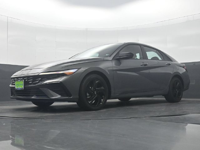 Used 2026 Hyundai Elantra Sport FWD image 34