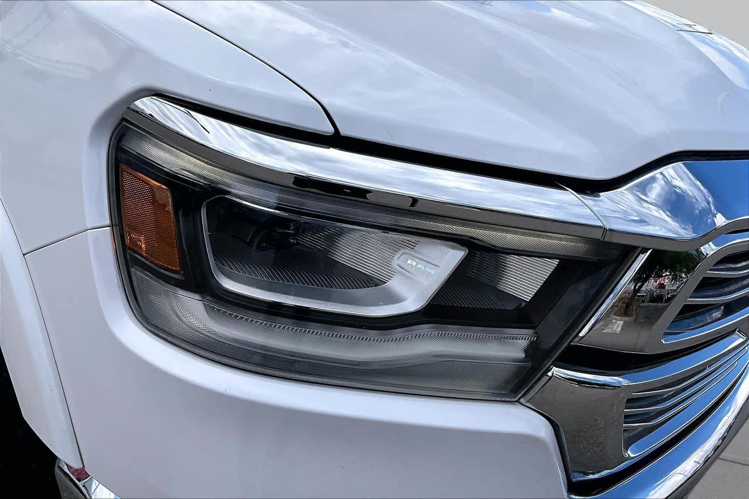 Used 2019 RAM 1500 Laramie AWD/4WD image 25