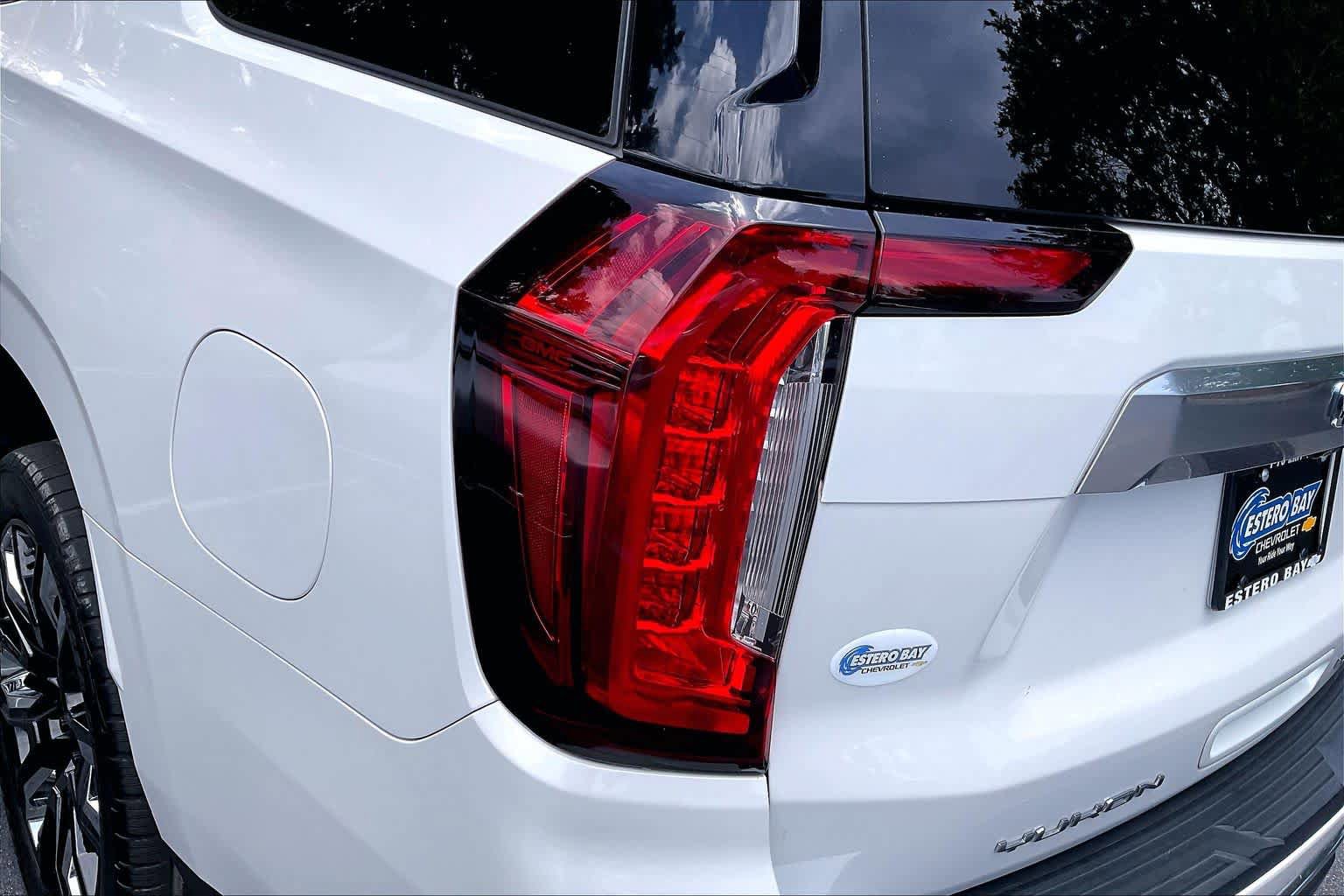 Used 2021 GMC Yukon Denali w/ Denali Premium Package RWD image 29