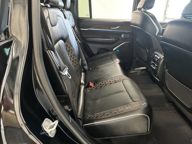 Used 2023 Jeep Grand Cherokee Summit AWD/4WD image 30