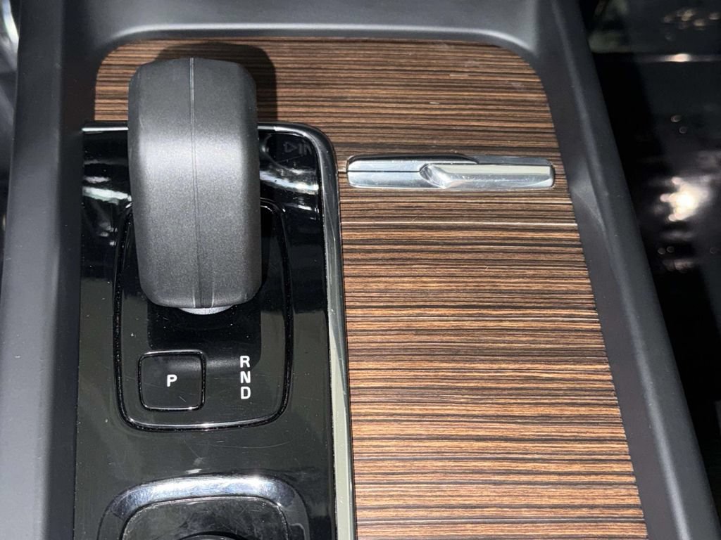 Used 2023 Volvo XC60 B5 Plus w/ Climate Package AWD/4WD image 24