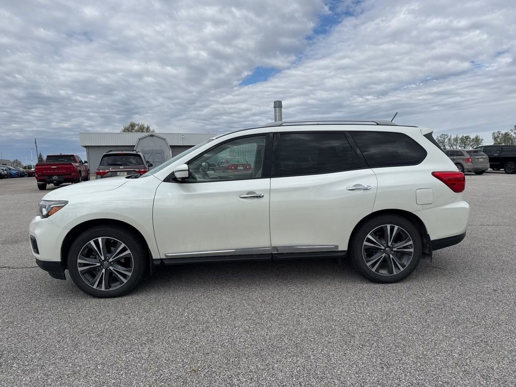 Used 2018 Nissan Pathfinder Platinum AWD/4WD image 1