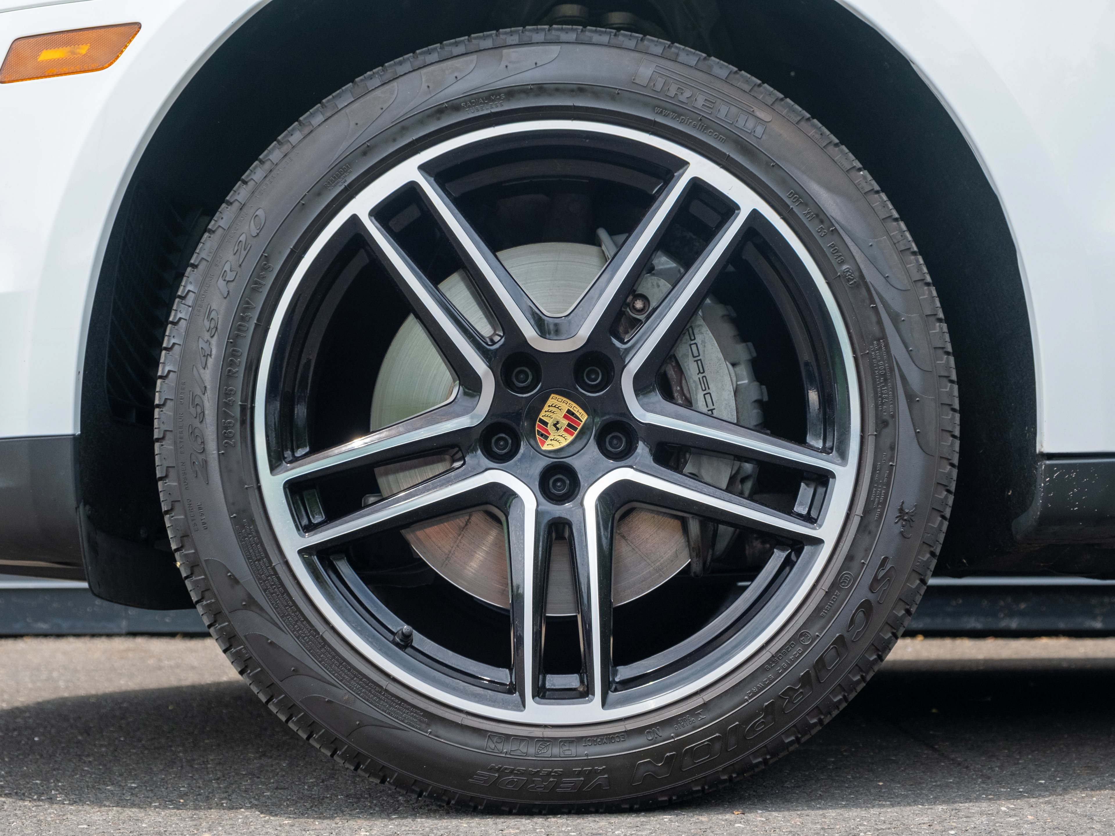 Certified 2021 Porsche Macan S AWD/4WD image 12