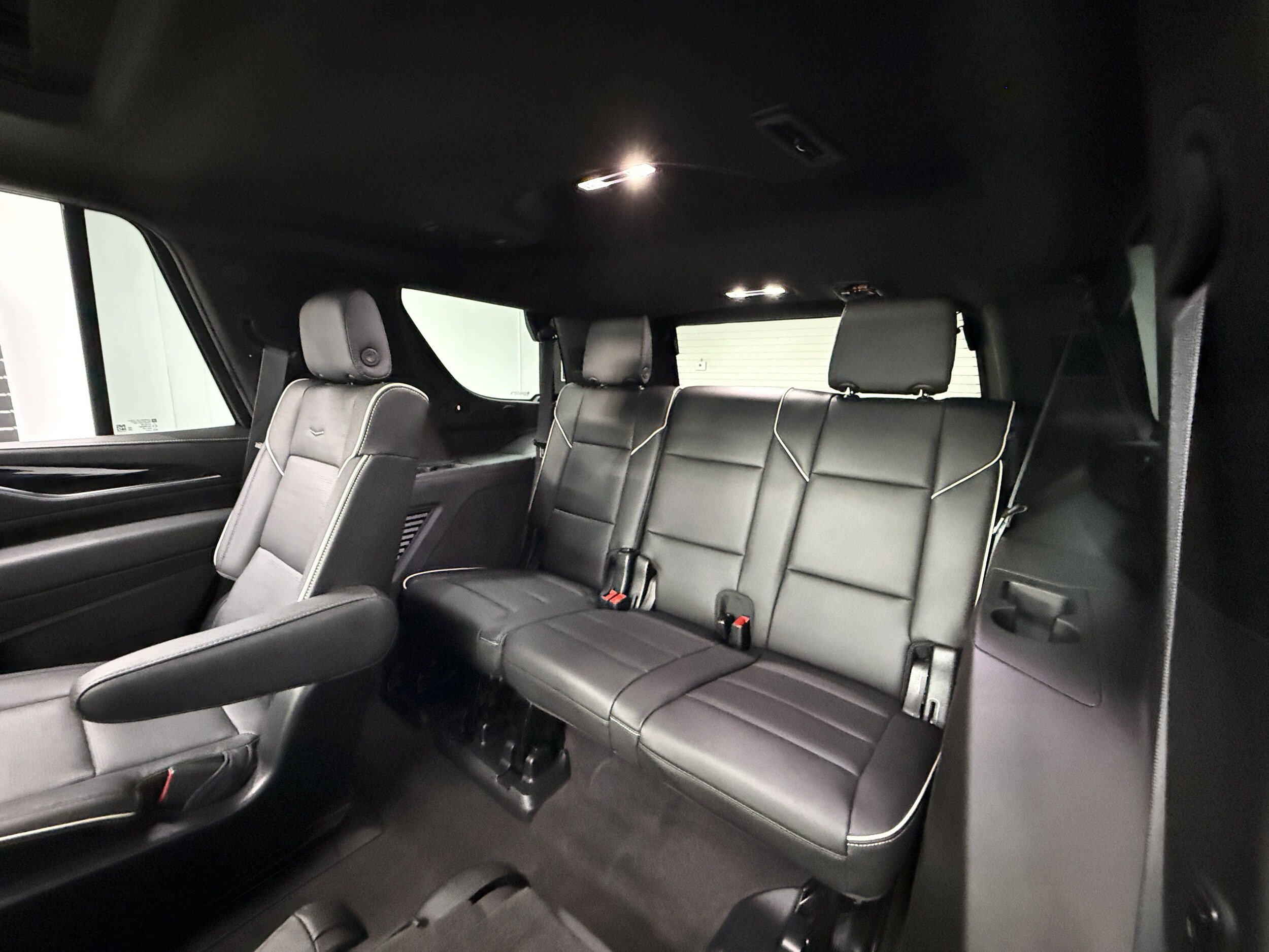 Used 2023 Cadillac Escalade Sport w/ LPO, ONYX Package AWD/4WD image 30