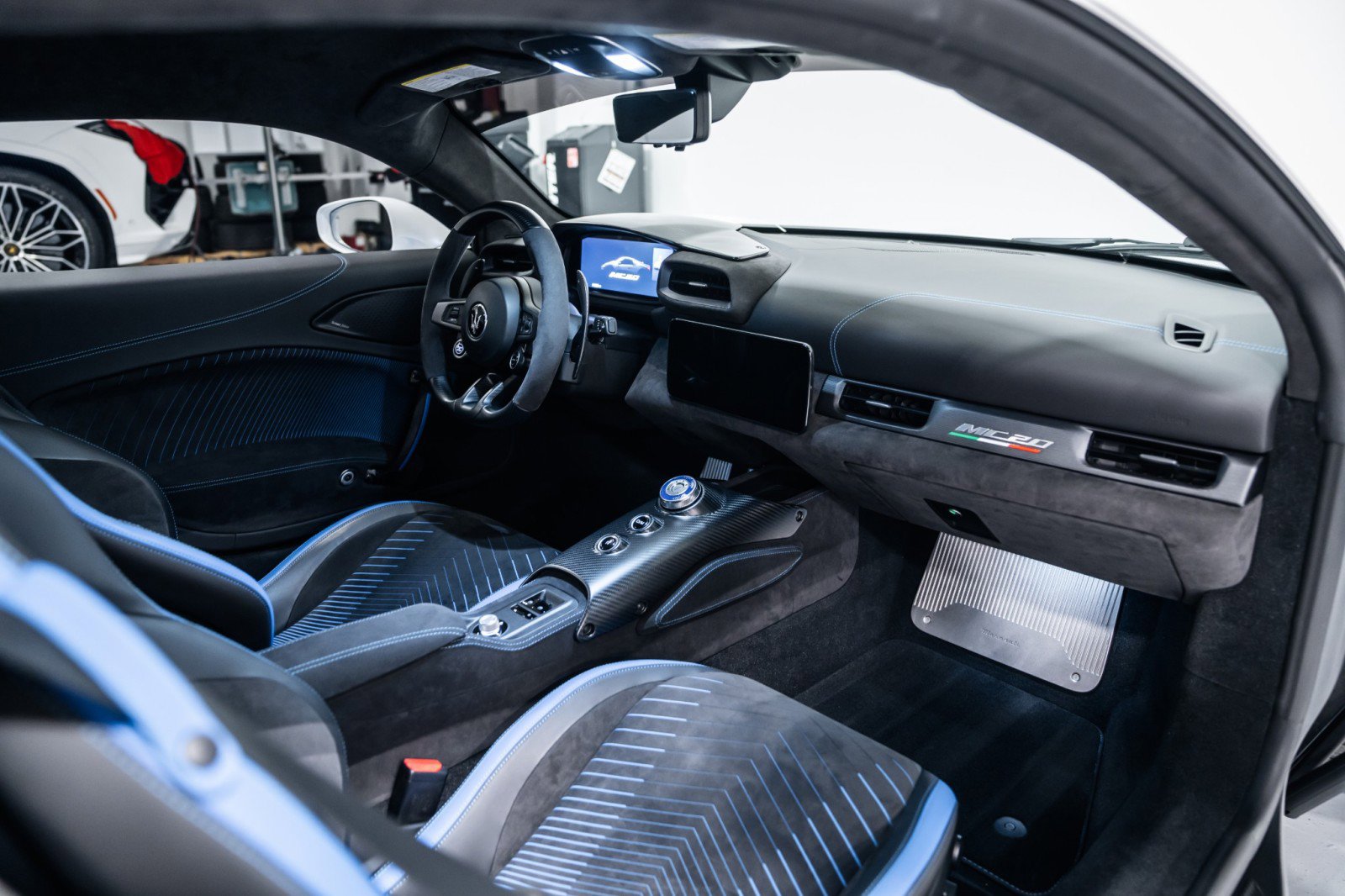 Used 2022 Maserati MC20 Coupe image 12