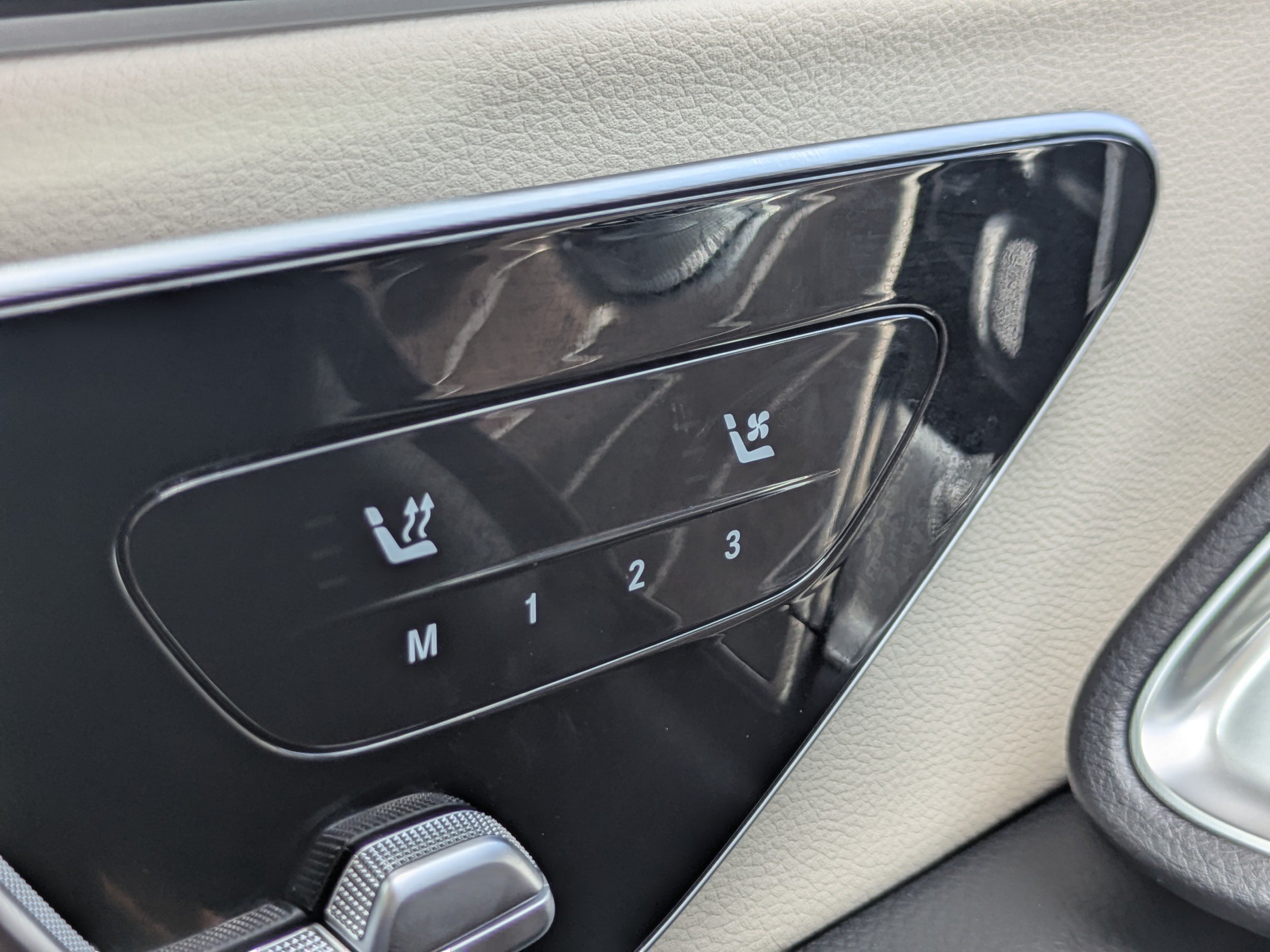 Used 2025 Mercedes-Benz E 350 4MATIC Sedan w/ Winter Package image 25