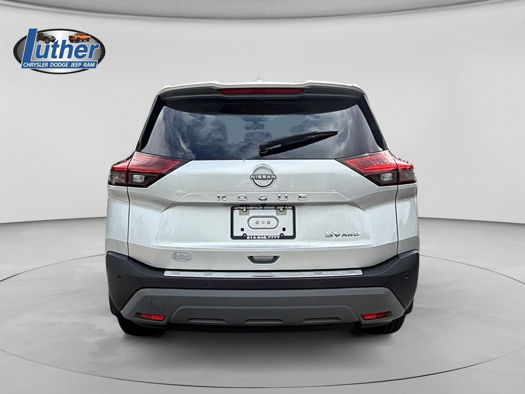 Used 2023 Nissan Rogue SV AWD/4WD image 4