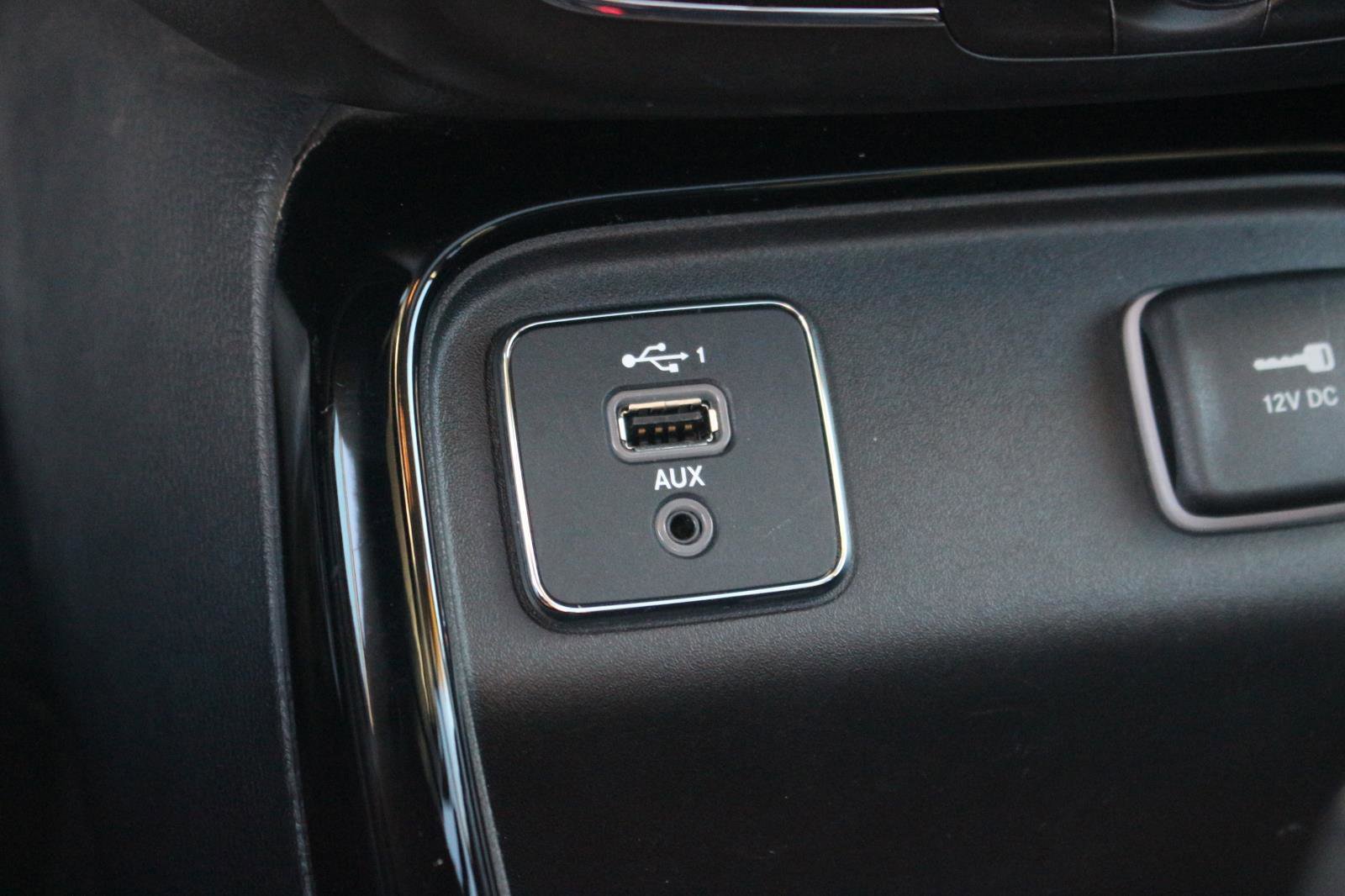 Used 2021 Jeep Compass Latitude w/ Sun and Sound Group image 23