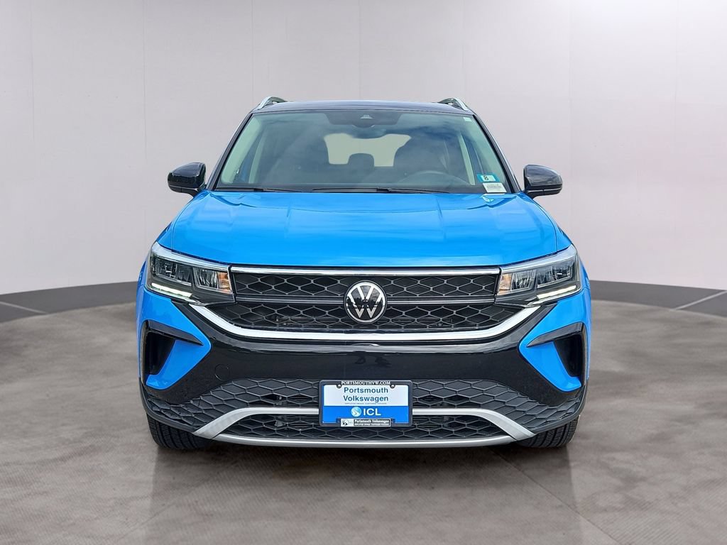 Used 2023 Volkswagen Taos SE AWD/4WD image 2