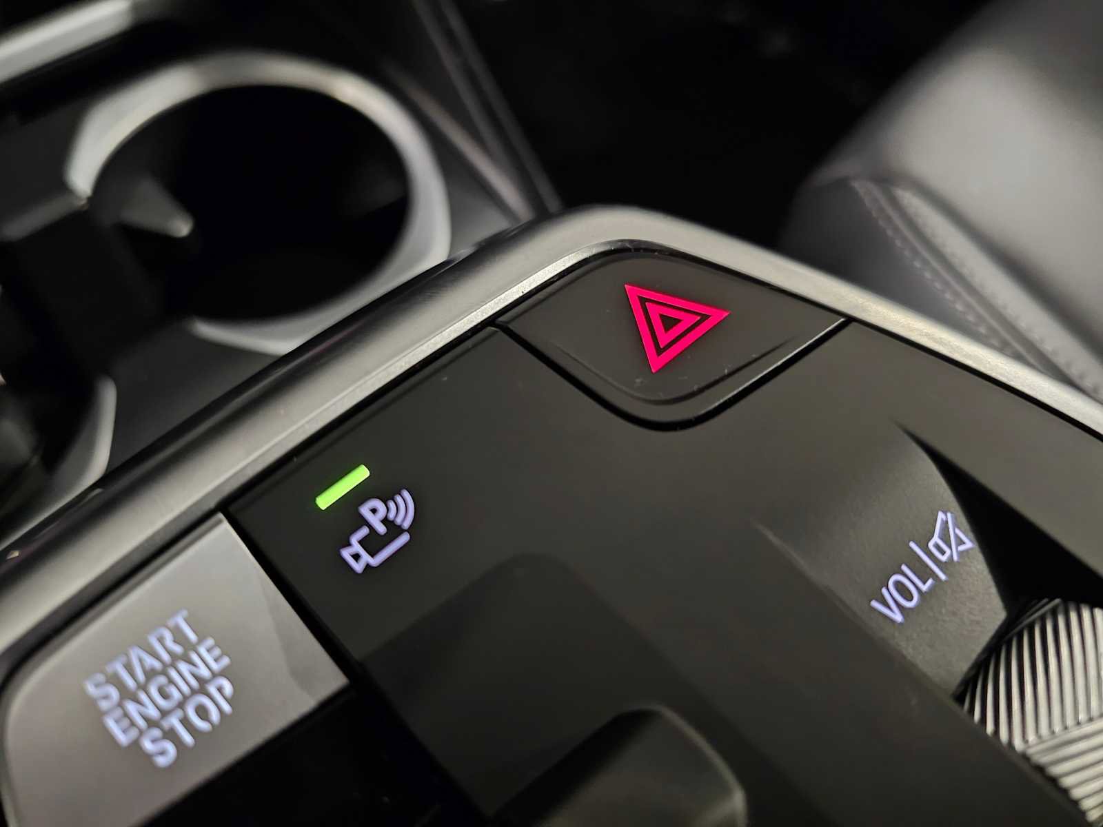 Used 2025 BMW X1 xDrive28i w/ Technology Package image 25