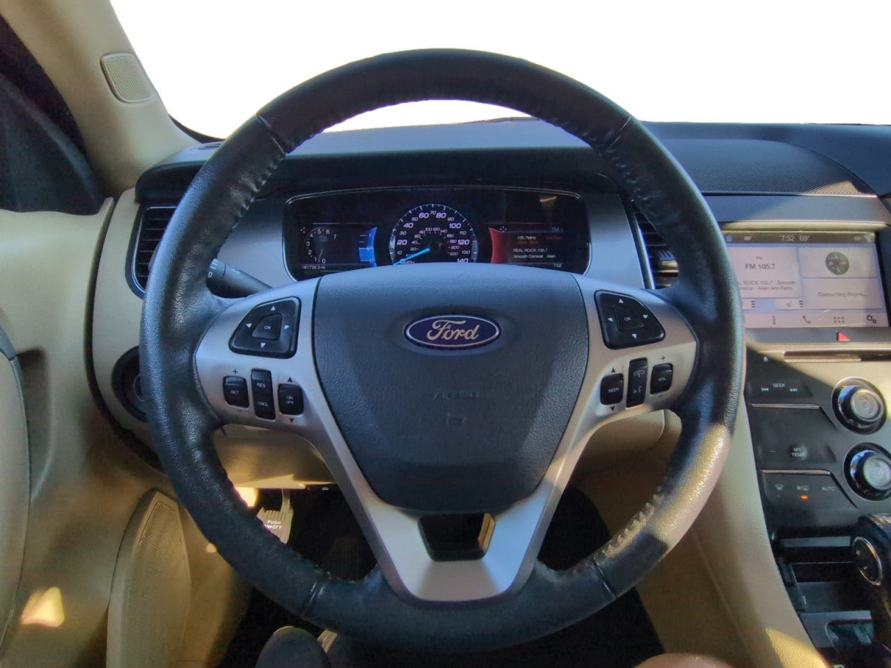 Used 2019 Ford Taurus SEL w/ Equipment Group 201A FWD image 16