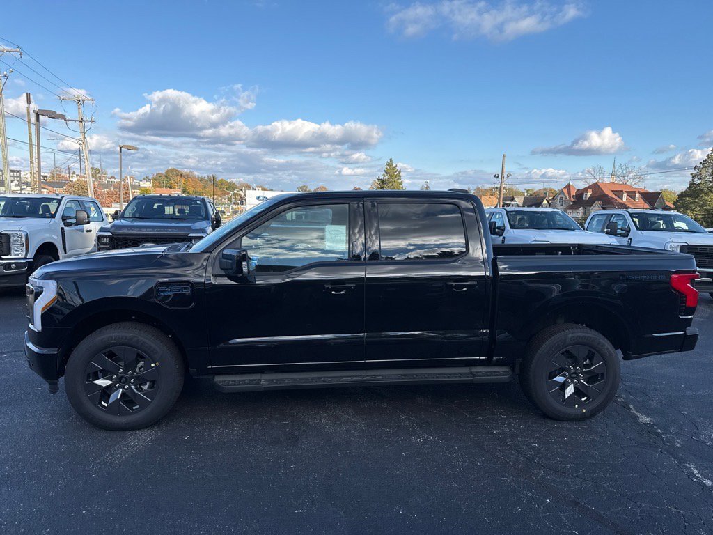 New 2025 Ford F150 Lightning Lariat image 8