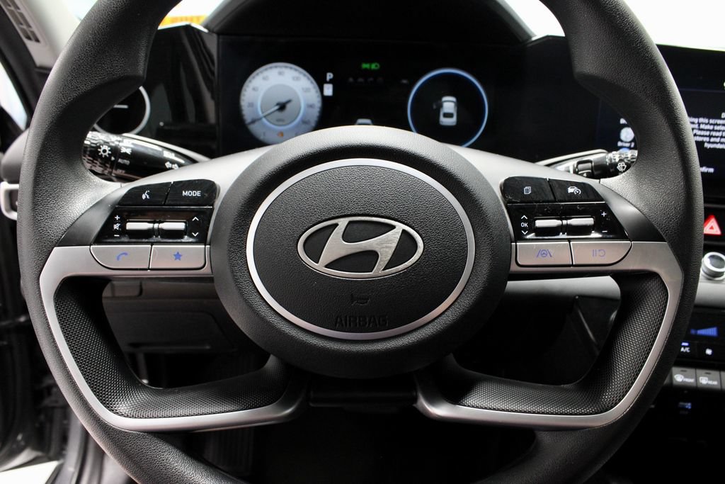 Used 2024 Hyundai Elantra SEL FWD image 32