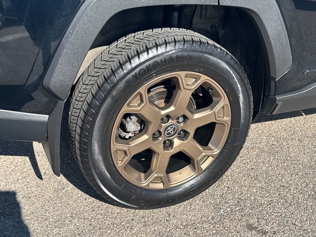 Used 2023 Toyota RAV4 AWD Hybrid image 39