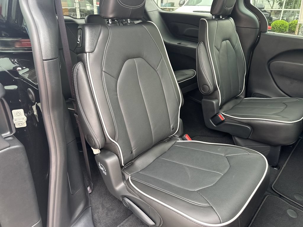 New 2026 Chrysler Pacifica Limited w/ S Appearance Package FWD image 50