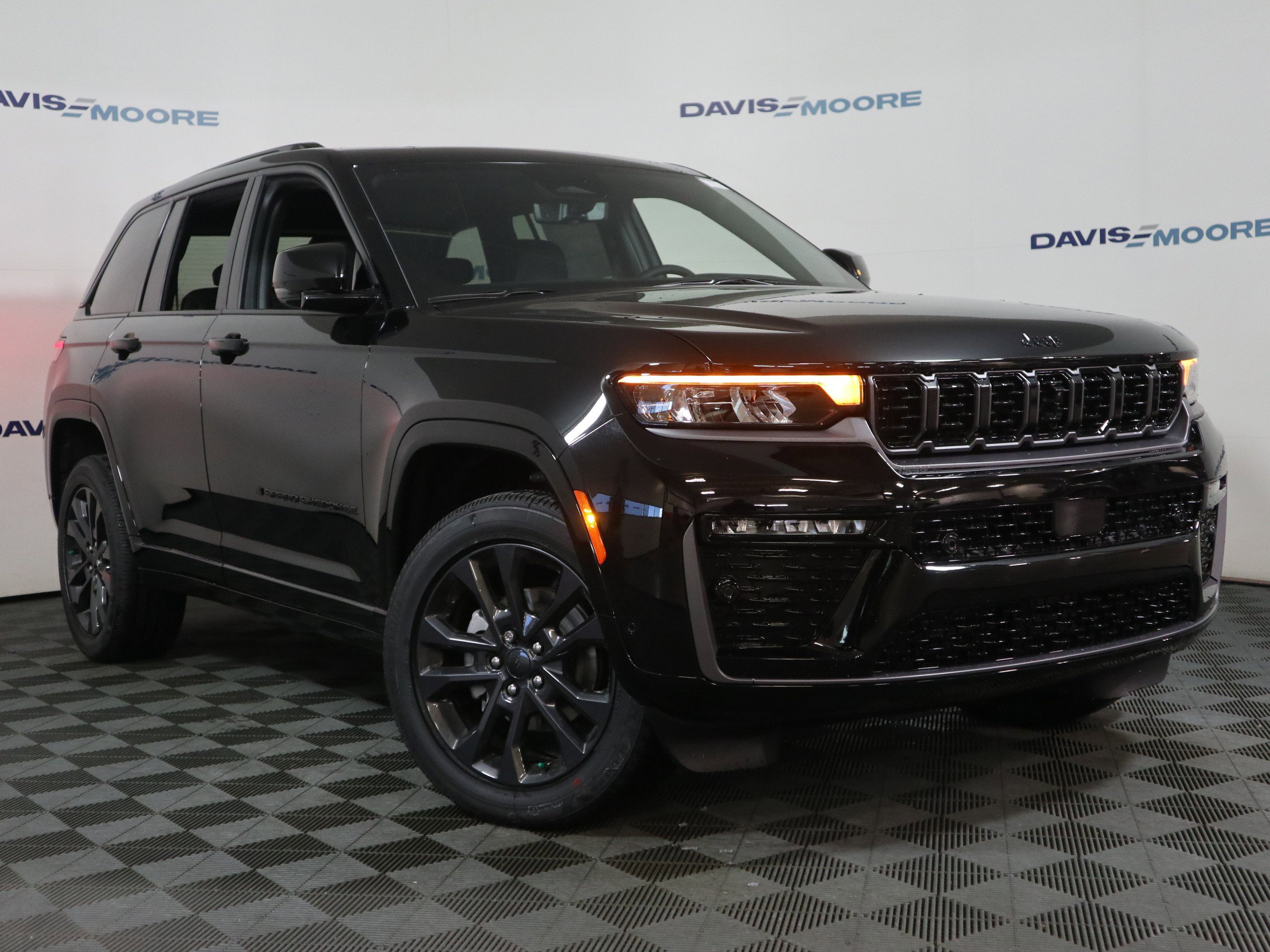 New 2026 Jeep Grand Cherokee Limited AWD/4WD image 2