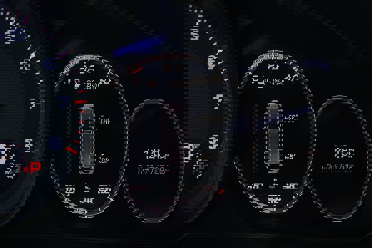 Used 2023 Porsche Cayenne Platinum Edition image 30