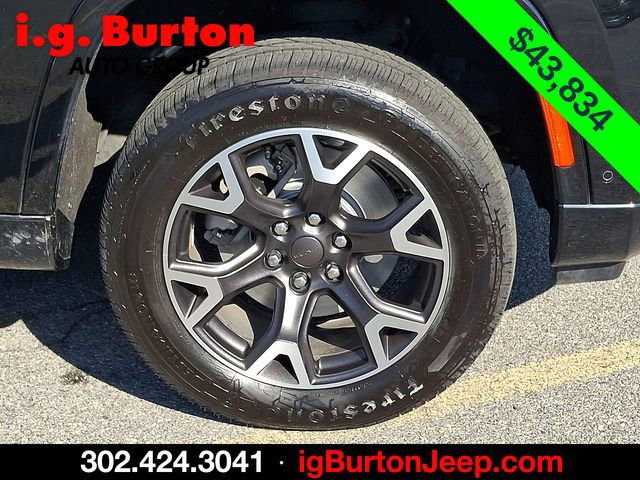 Used 2024 Jeep Wagoneer L Series III w/ Flexible Seating Group image 8