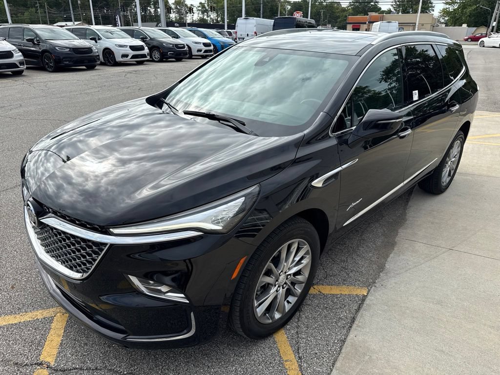 Used 2022 Buick Enclave Avenir w/ Avenir Technology Package AWD/4WD image 10