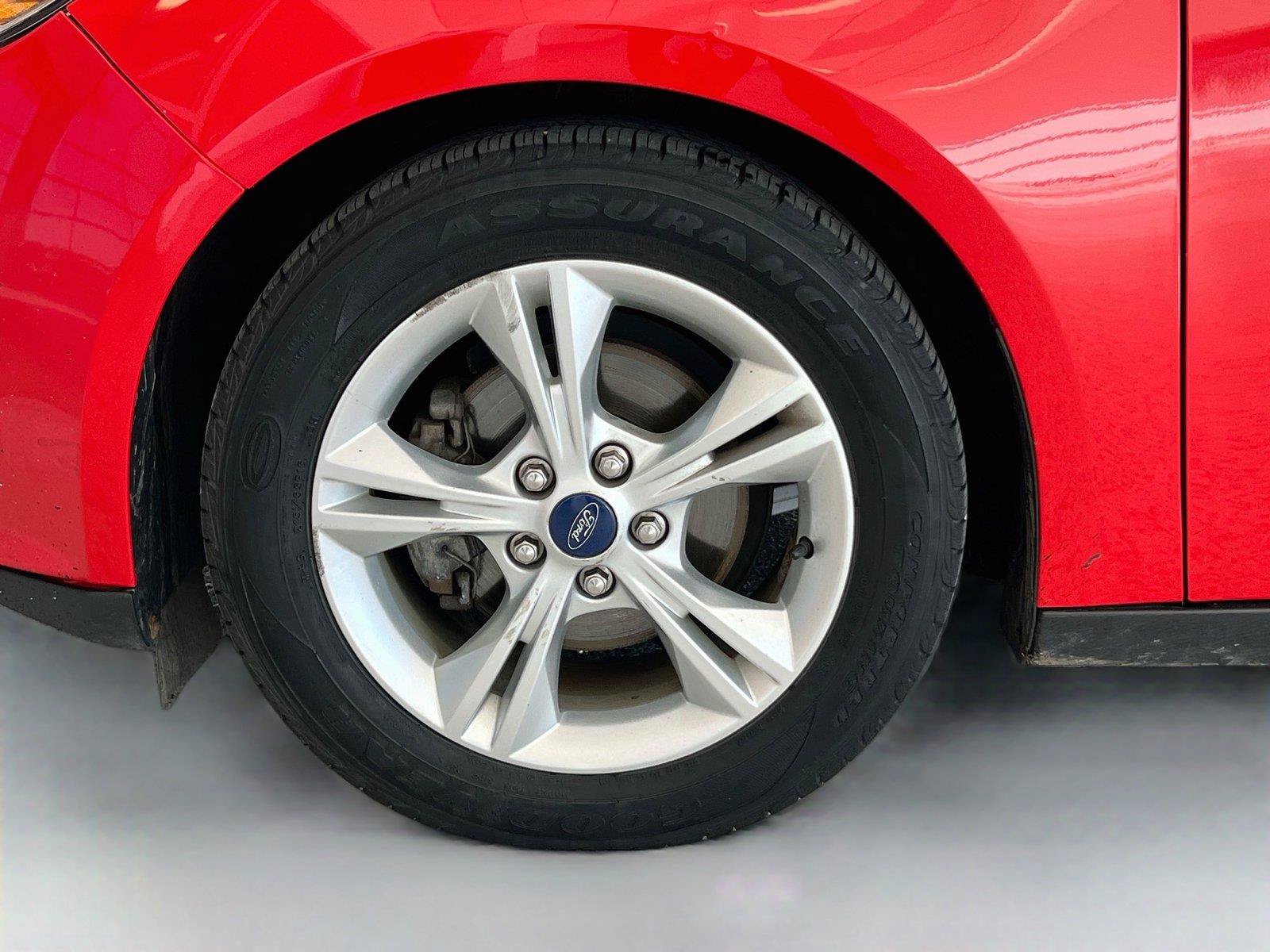 Used 2014 Ford Focus SE w/ SE Winter Package FWD image 26