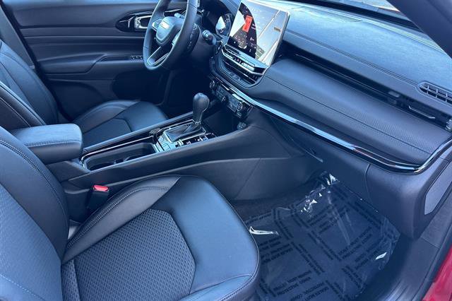 New 2026 Jeep Compass Latitude image 13