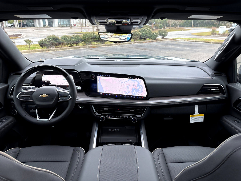 New 2026 Chevrolet Suburban Premier image 4