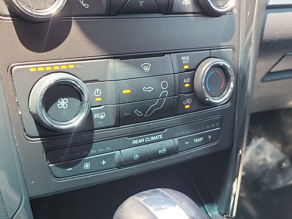 Used 2019 Ford Explorer XLT FWD image 25