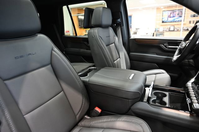 New 2026 GMC Yukon Denali w/ Denali Reserve Package image 10