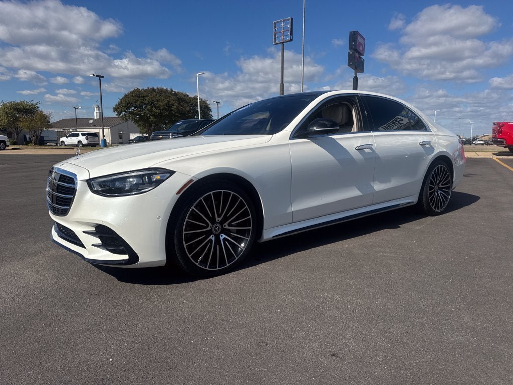Used 2022 Mercedes-Benz S 580 4MATIC Sedan image 2