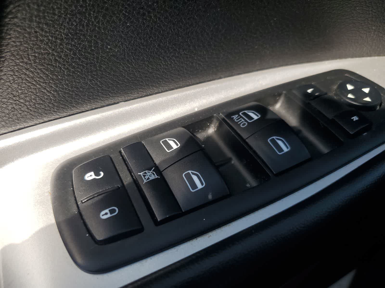 Used 2015 Dodge Journey SXT w/ Flexible Seating Group FWD image 23
