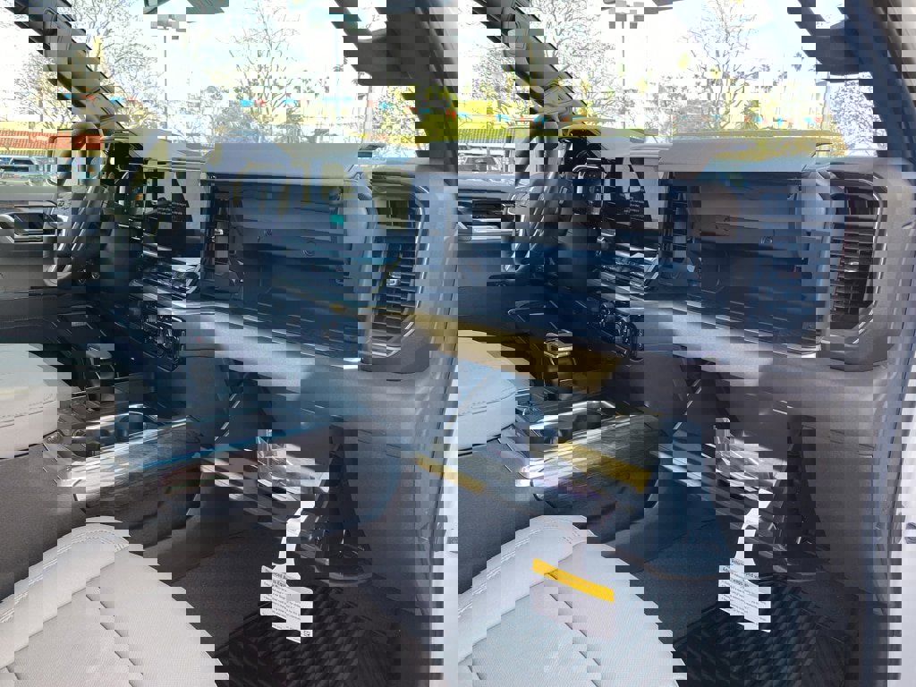 New 2026 Chevrolet Silverado 1500 LTZ w/ Z71 Off-Road Package image 24