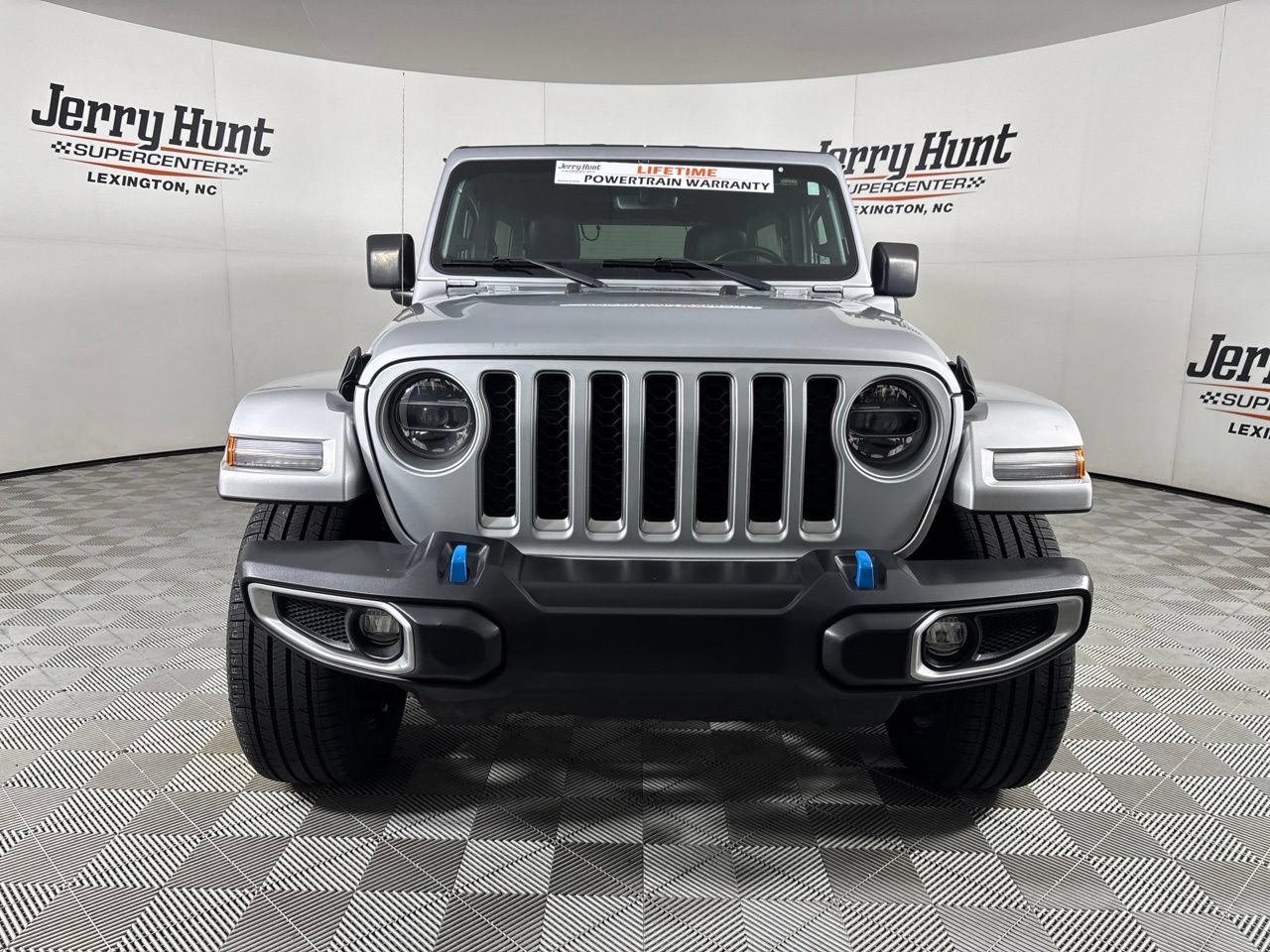 Used 2022 Jeep Wrangler Unlimited Sahara AWD/4WD image 2