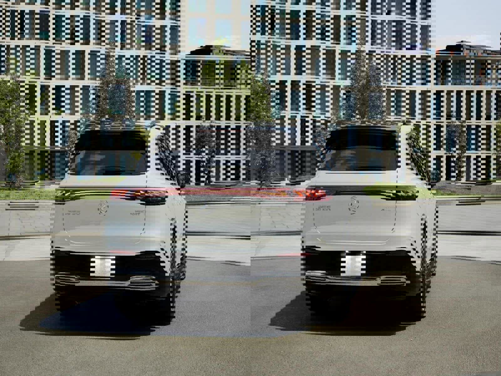 New 2026 Mercedes-Benz EQS 550 4MATIC SUV image 23