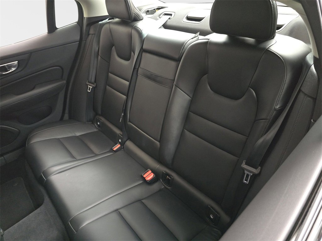 Used 2024 Volvo S60 B5 Core image 16