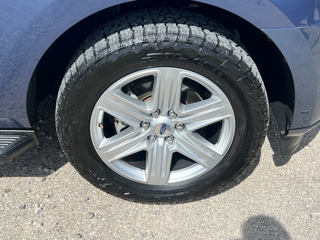 Used 2018 Ford Expedition XLT w/ Equipment Group 202A AWD/4WD image 10