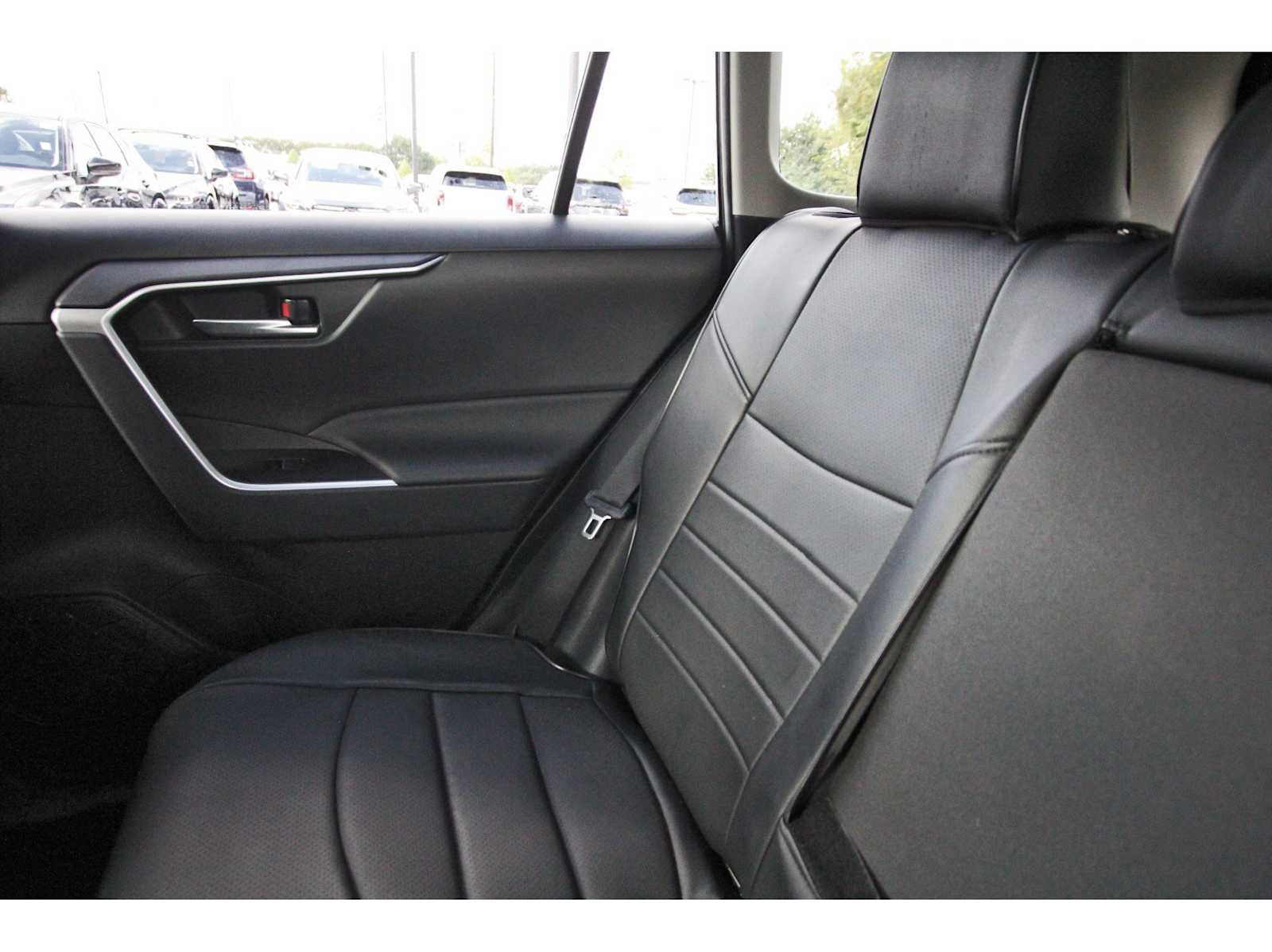 Used 2025 Toyota RAV4 XLE w/ Convenience Package FWD image 9